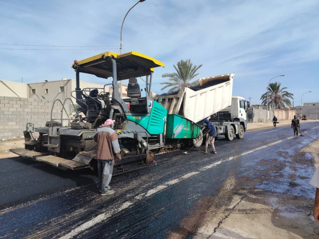 صيانة طريق داخلي